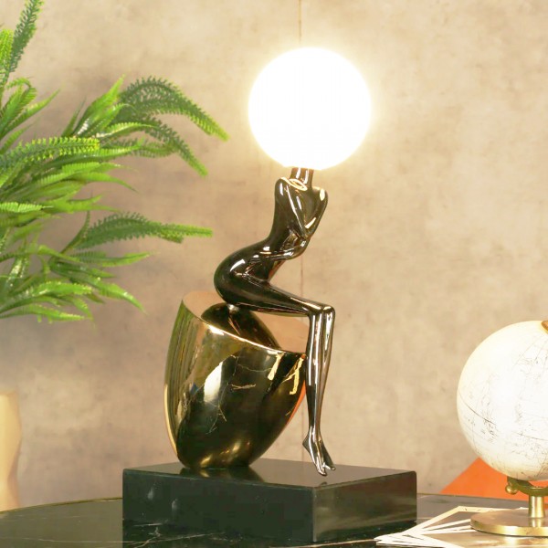 Λάμπα Τραπεζιού Χρυσή Φιγούρα